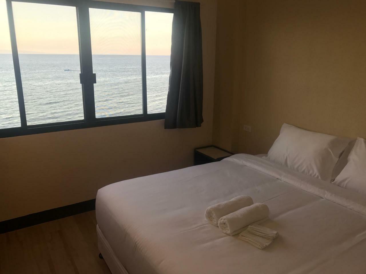 Babylon Oslob Coast Guesthouse Exterior photo